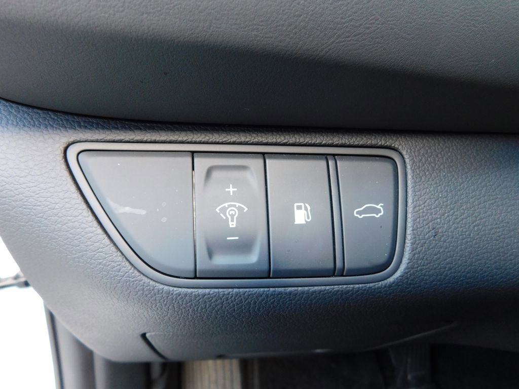 Used 2026 Genesis G70 2.5T image 20