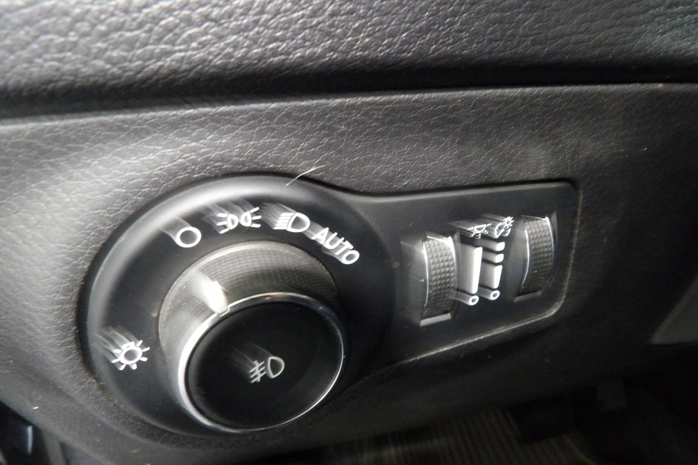 Used 2020 Jeep Compass Limited image 20