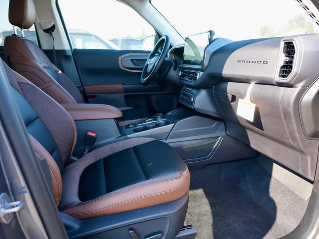 New 2025 Ford Bronco Sport Outer Banks w/ Outer Banks Tech Package+ AWD/4WD image 8