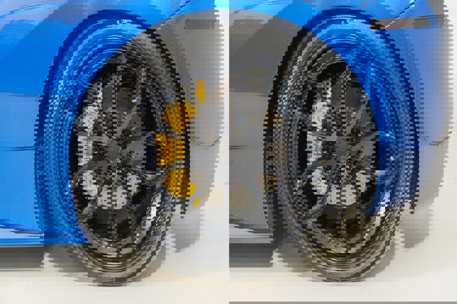 Used 2017 Ferrari 488 Spider RWD image 23