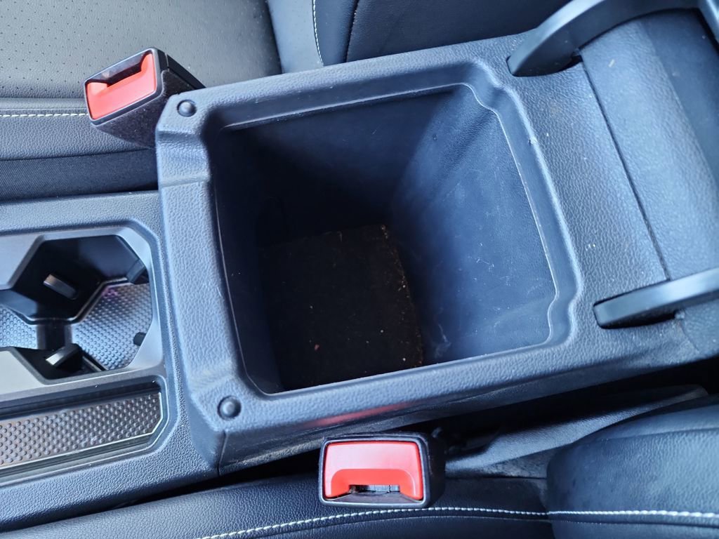 Used 2024 Volkswagen Tiguan SE image 31