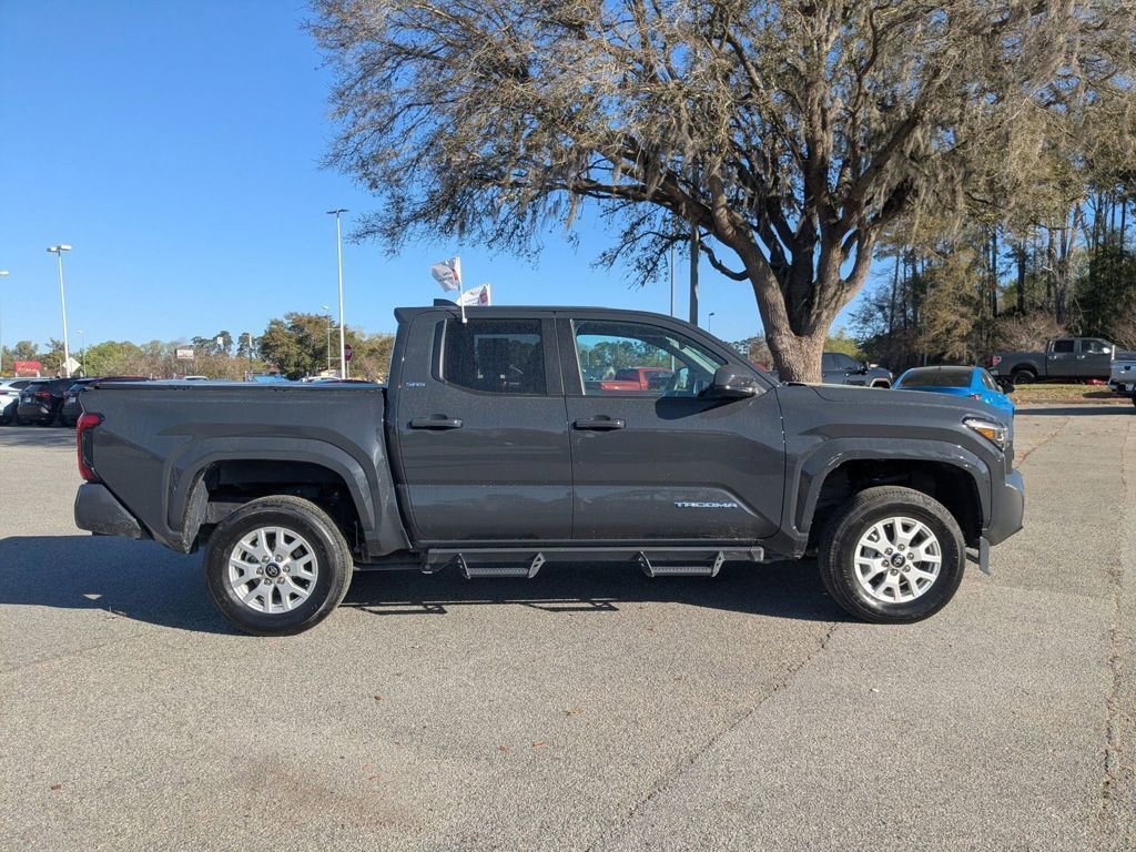 Used 2024 Toyota Tacoma SR5 AWD/4WD image 13