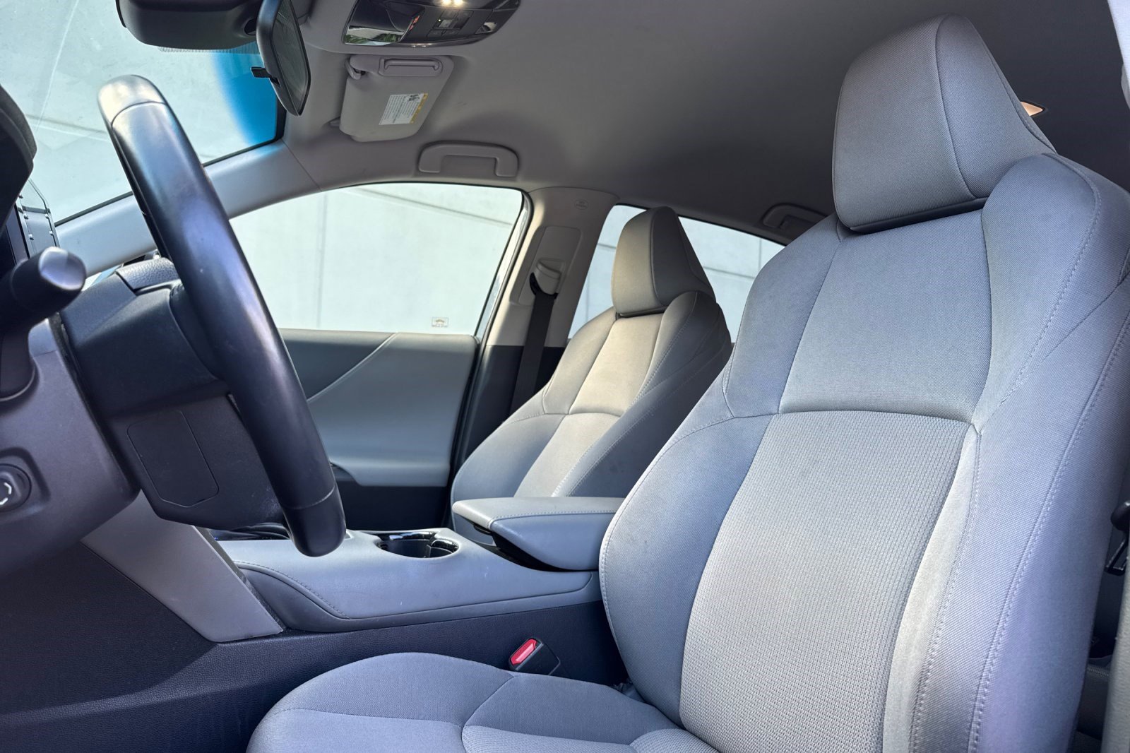 Used 2021 Toyota Venza LE AWD/4WD image 5