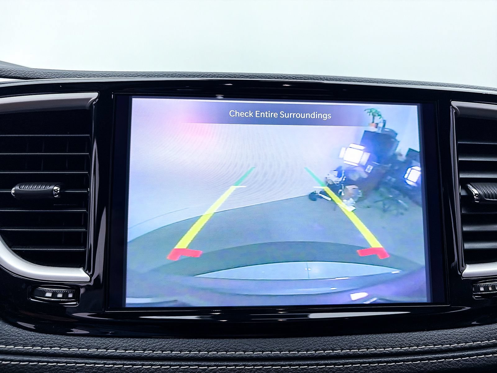Used 2022 Chrysler Pacifica Touring-L w/ S Appearance Package FWD image 5