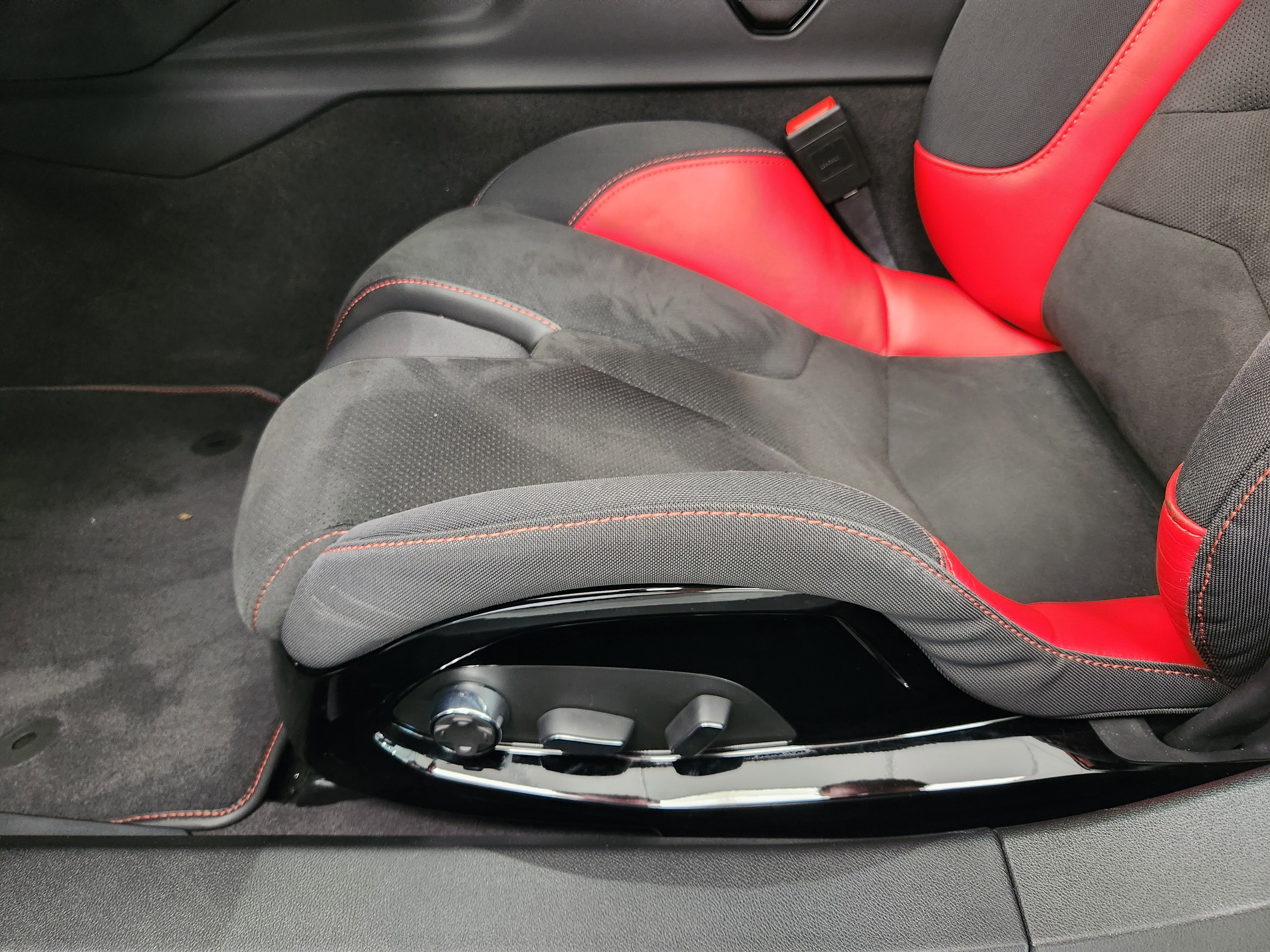 New 2024 Chevrolet Corvette Z06 w/ Z07 Performance Package image 23