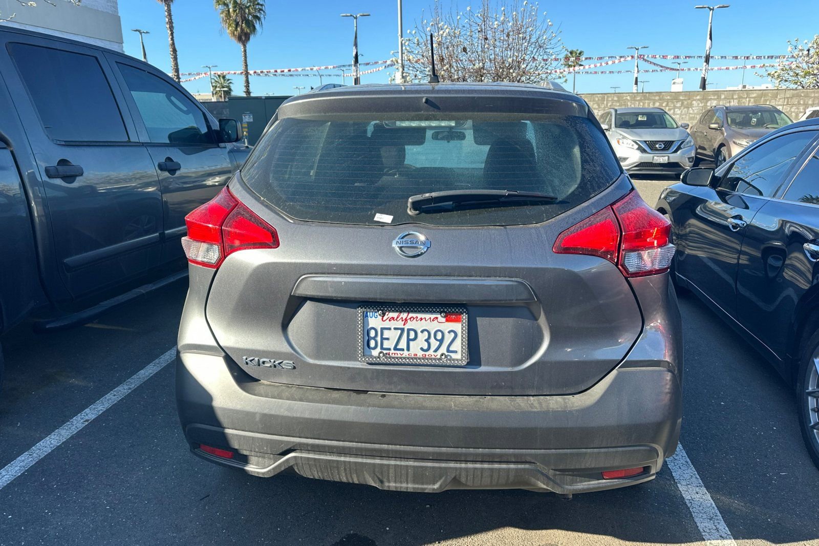 Used 2018 Nissan Kicks S image 6