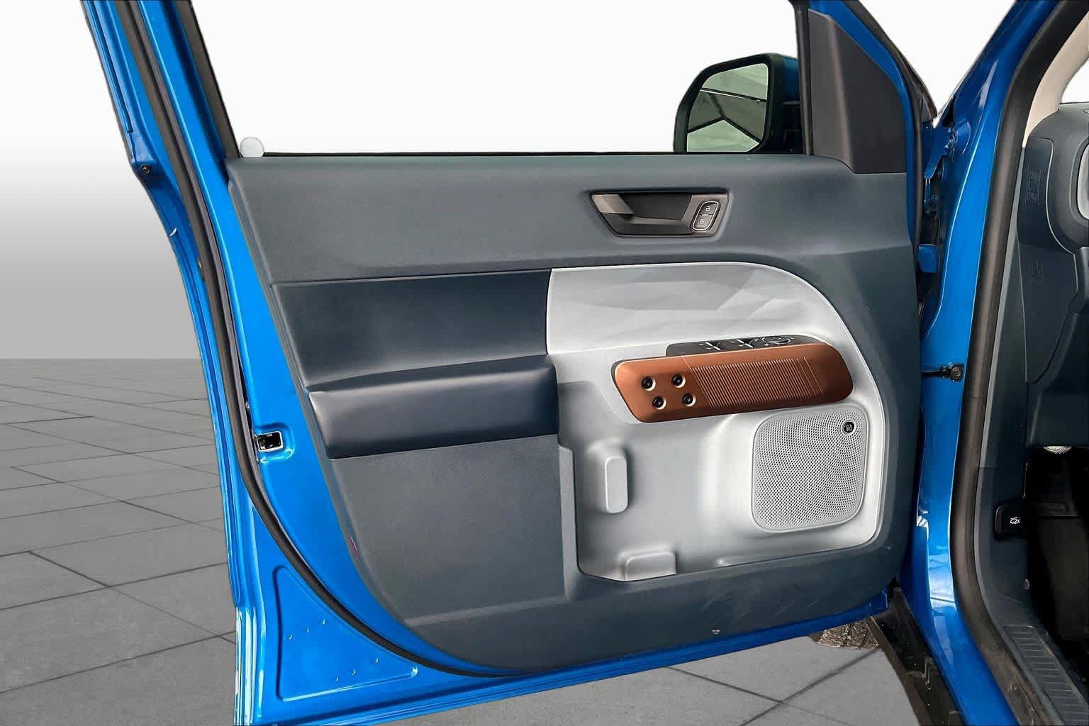 Used 2022 Ford Maverick Lariat w/ Lariat Luxury Package FWD image 22
