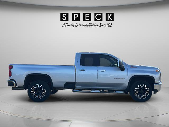 Used 2020 Chevrolet Silverado 2500 LTZ w/ LTZ Premium Package AWD/4WD image 6
