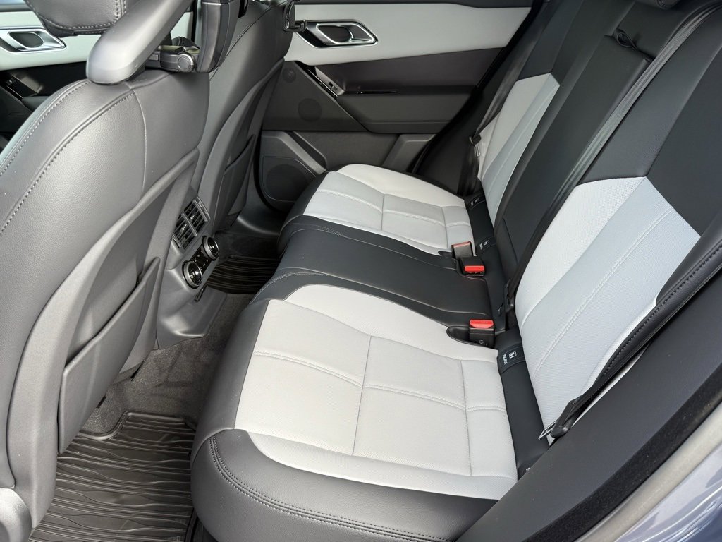 New 2026 Land Rover Range Rover Velar Dynamic SE image 32
