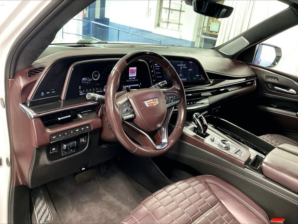 Used 2024 Cadillac Escalade Sport Platinum w/ Heavy-Duty Trailer Package AWD/4WD image 8