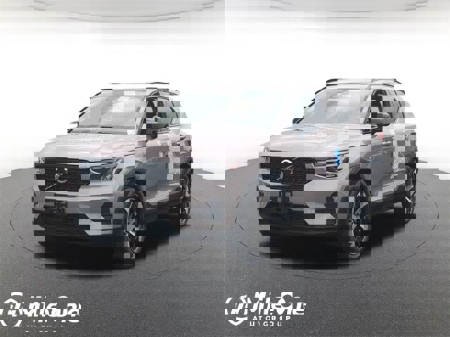 Certified 2026 Volvo XC40 B5 Core w/ Climate Package