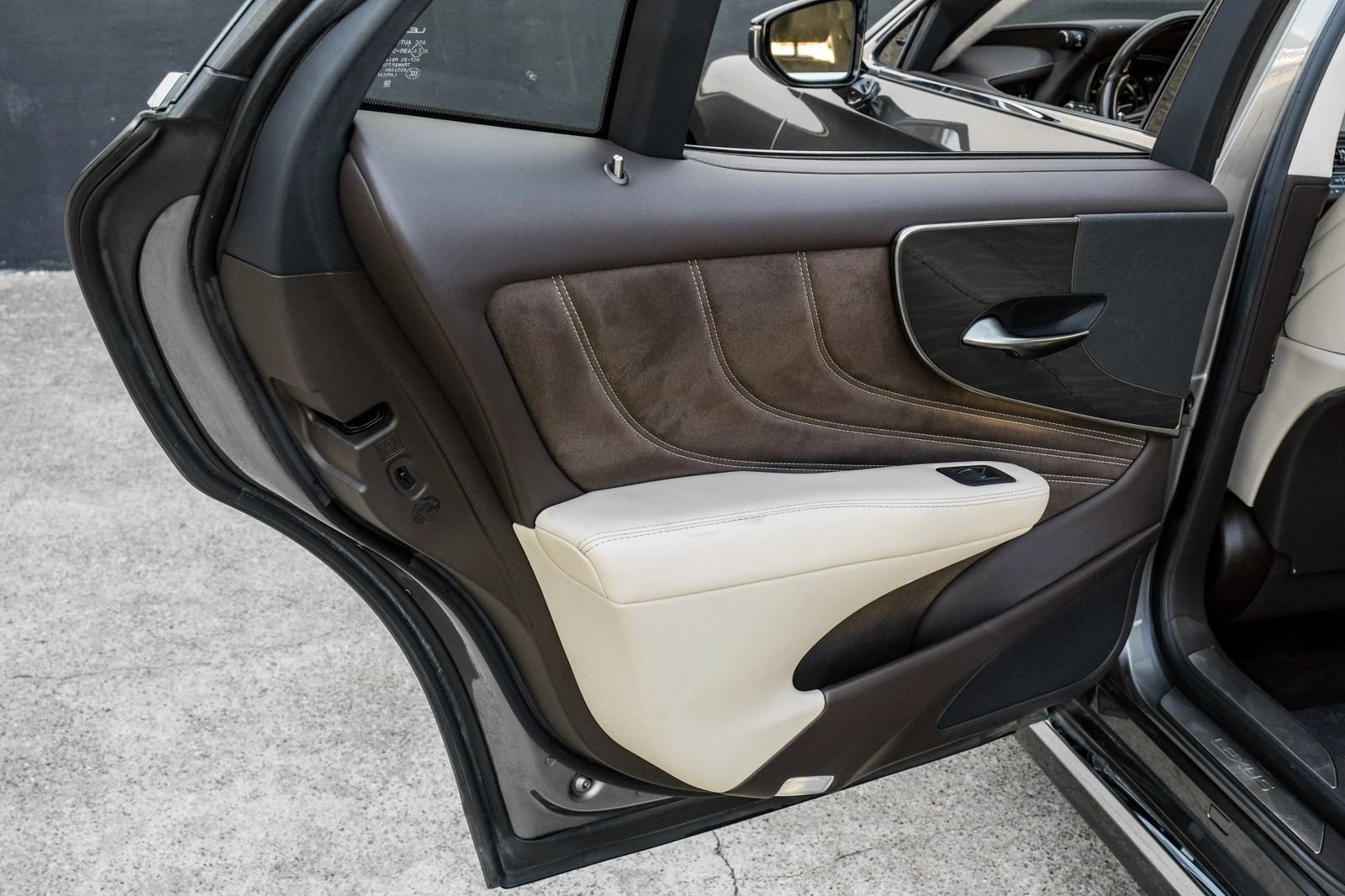 Used 2018 Lexus LS 500 AWD w/ Interior Upgrade Package image 44