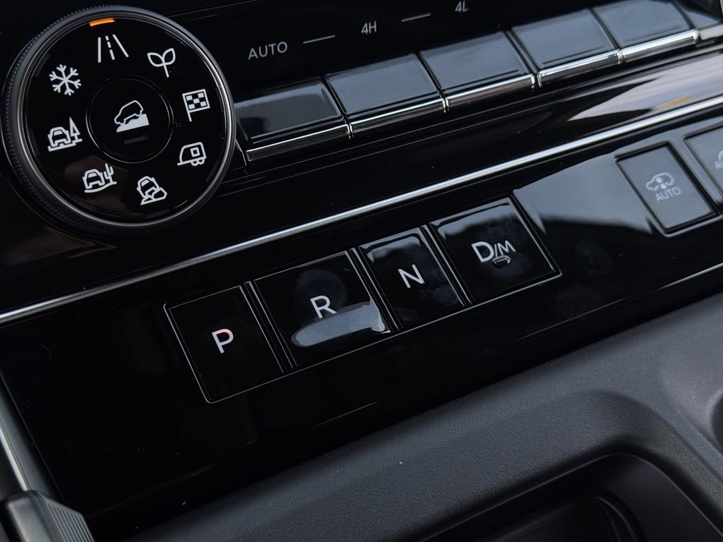 Used 2025 Nissan Armada PRO-4X AWD/4WD image 18