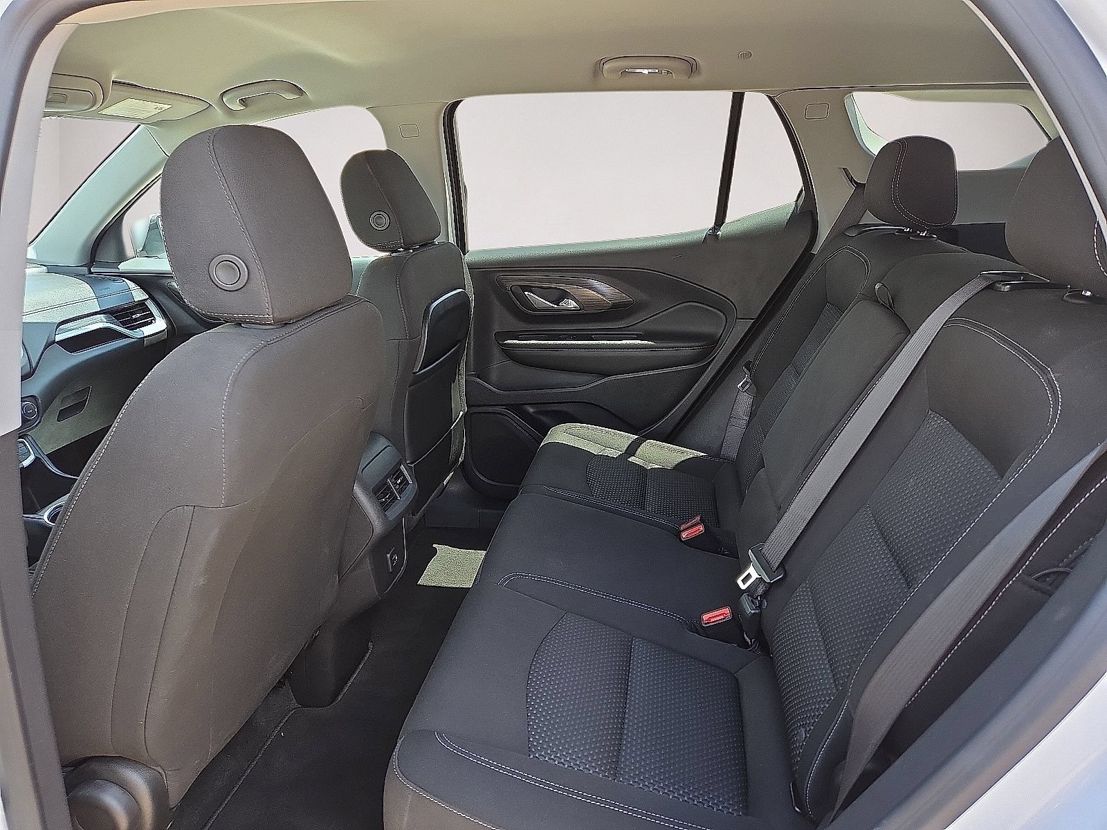 Used 2024 GMC Terrain SLE FWD image 18