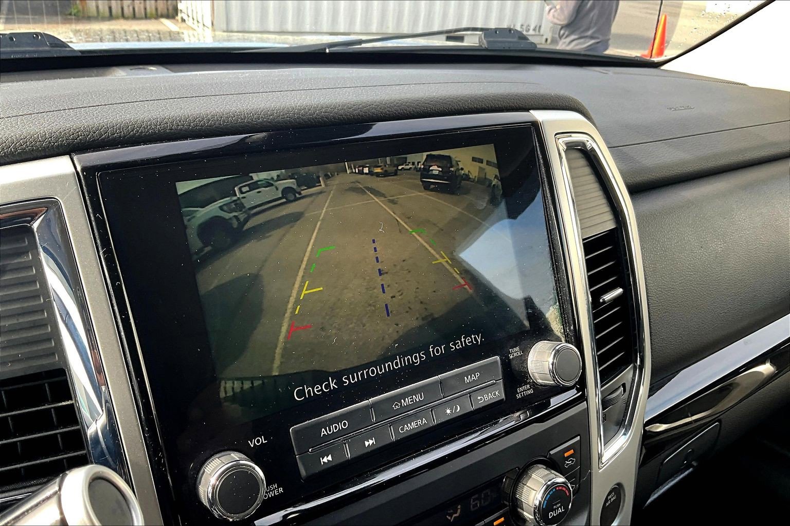 Used 2020 Nissan Titan SV w/ SV Convenience Package image 27