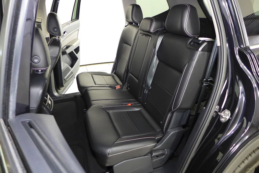 Used 2023 Volkswagen Atlas SE w/ Black Wheel Package FWD image 20