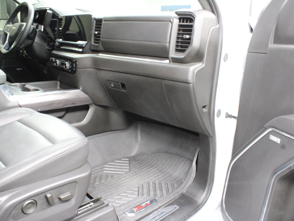Used 2025 Chevrolet Silverado 2500 LTZ w/ LTZ Premium Package AWD/4WD image 42