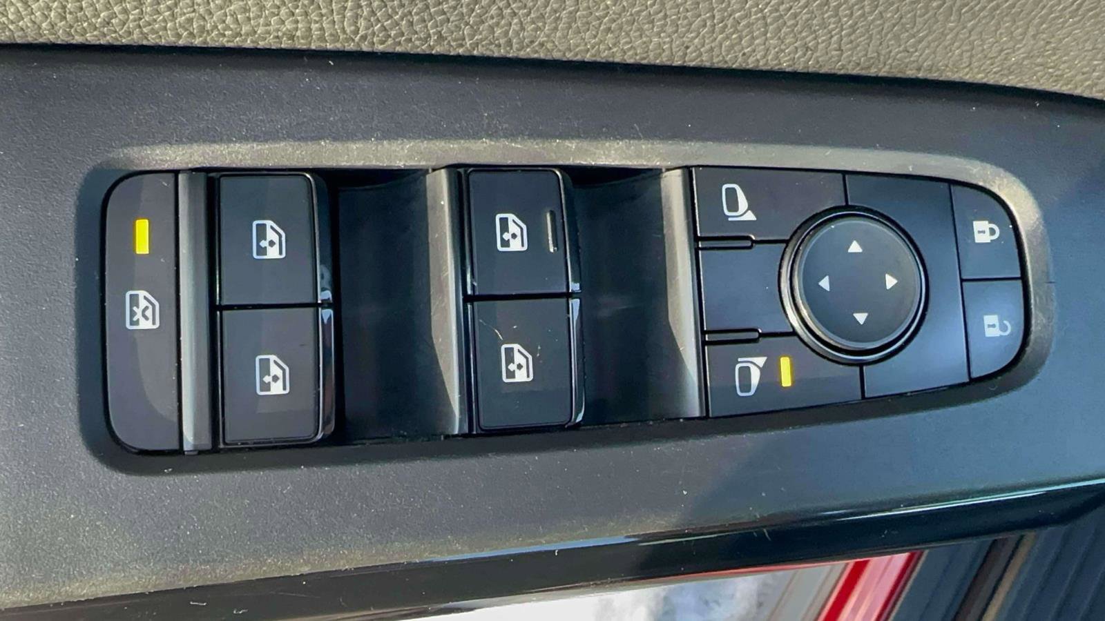 Used 2023 Nissan Pathfinder SV AWD/4WD image 12