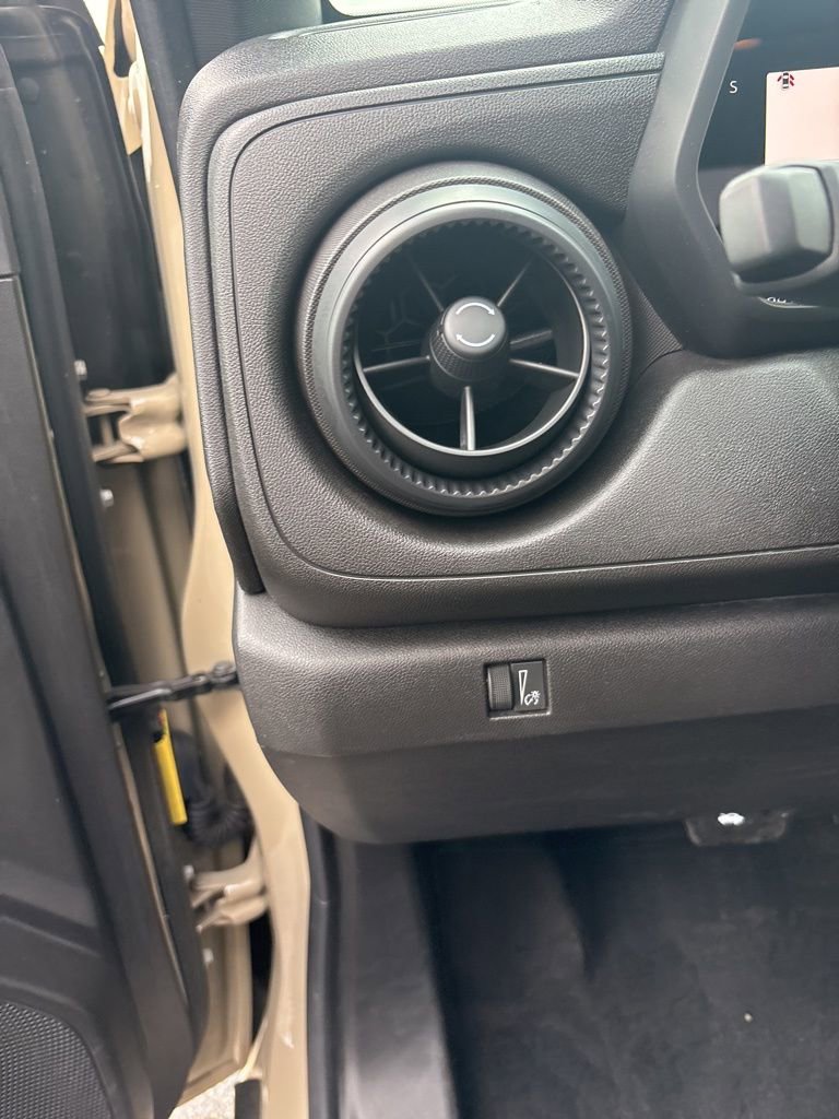 Used 2024 Chevrolet Colorado W/T image 45