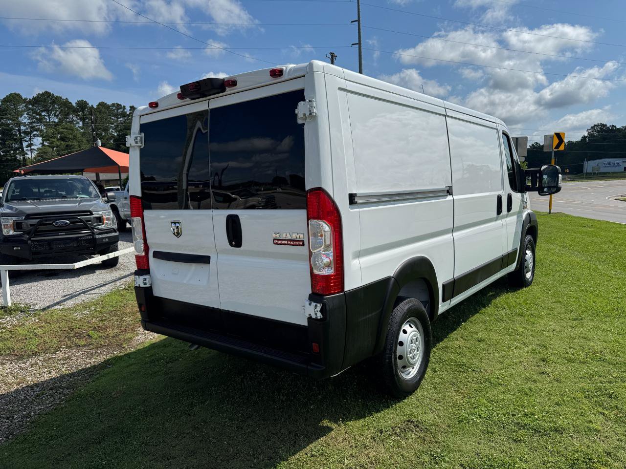 Used 2021 RAM ProMaster 2500 FWD image 3