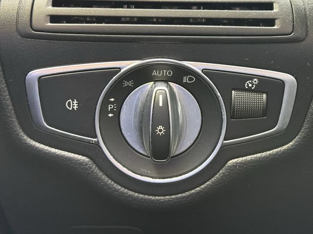 Used 2020 Mercedes-Benz GLC 300 image 21