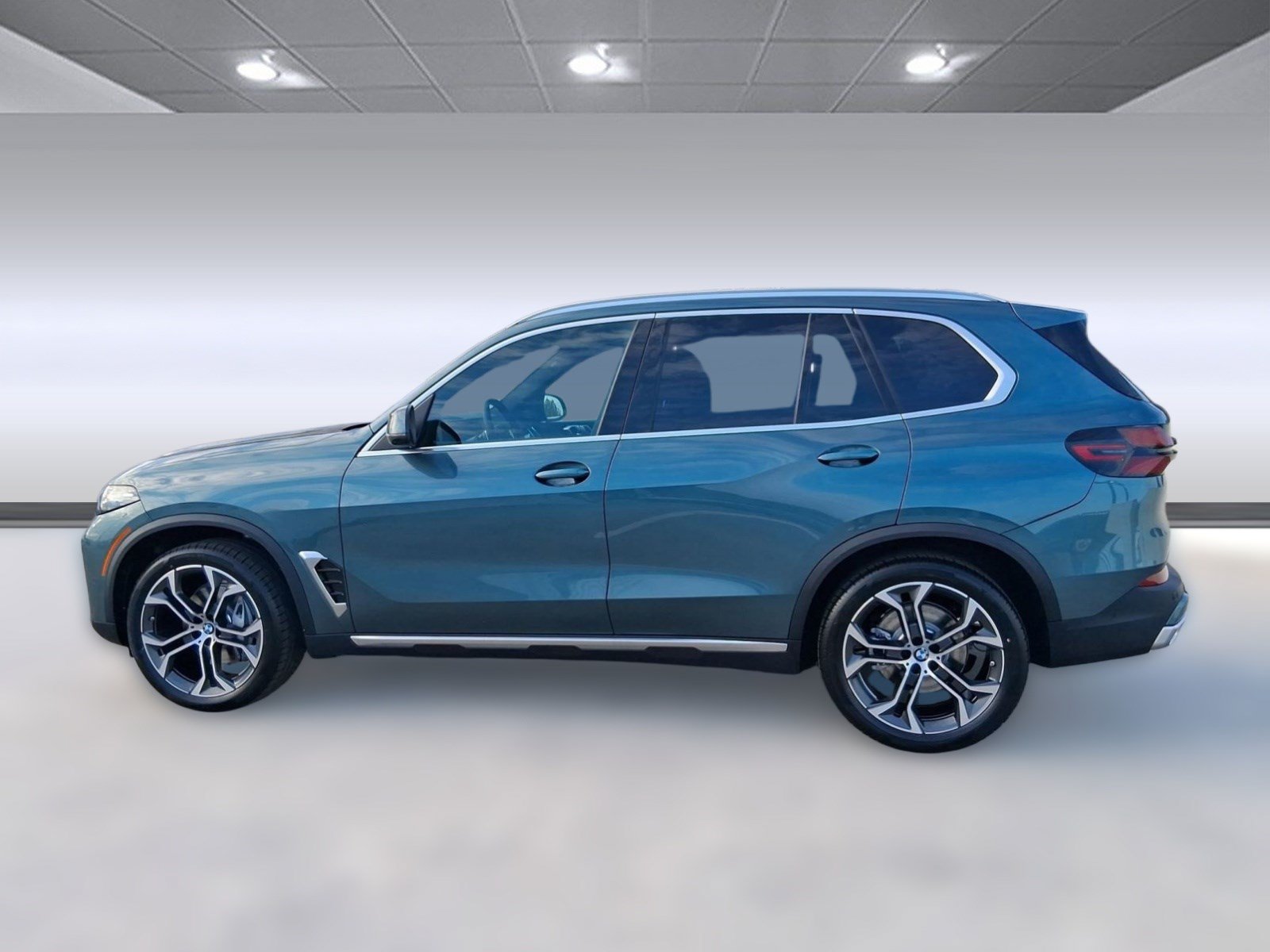 Used 2026 BMW X5 xDrive40i w/ Climate Comfort Package AWD/4WD image 2