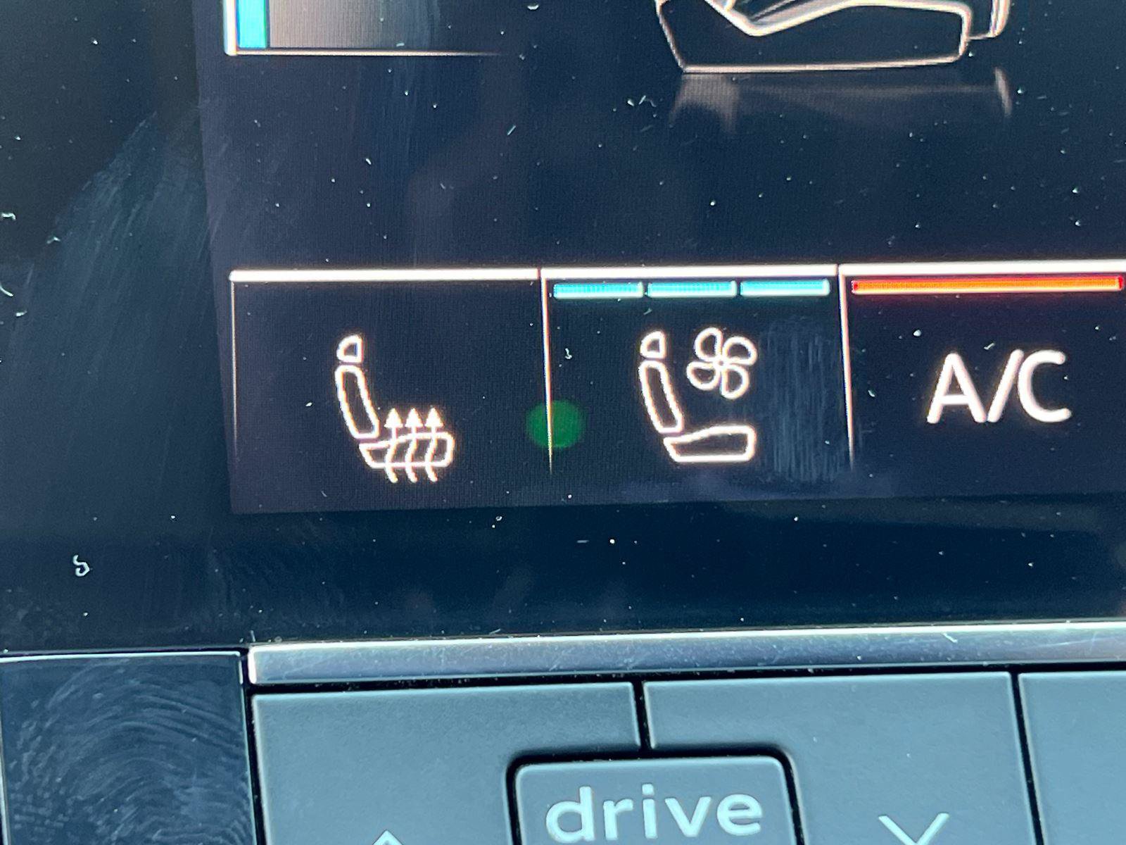 Used 2019 Audi Q8 Premium Plus AWD/4WD image 32