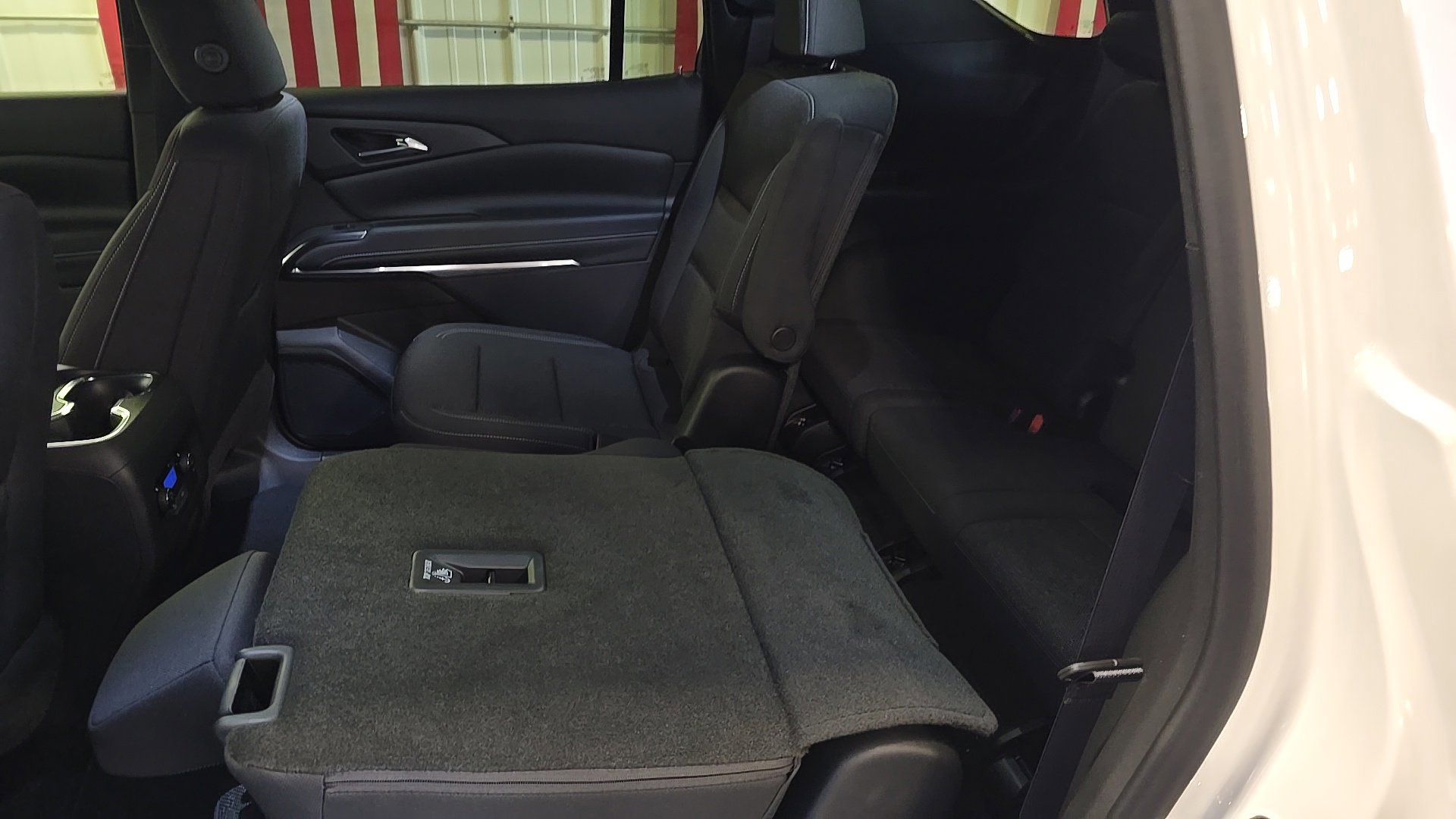New 2026 Chevrolet Traverse LT w/ Sun and Wheel Package AWD/4WD image 13