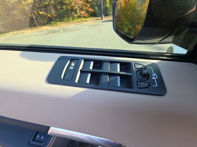 Used 2019 Land Rover Discovery Sport HSE image 37