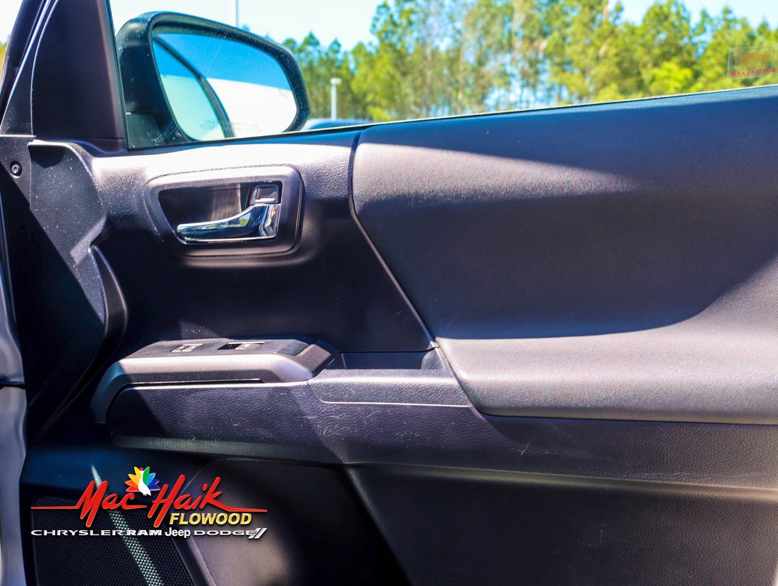 Used 2020 Toyota Tacoma TRD Off-Road w/ Advanced Technology Package image 12