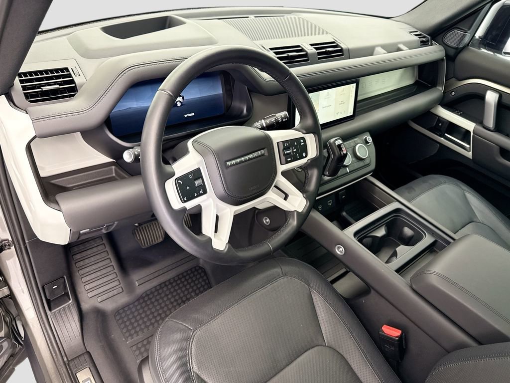 Used 2024 Land Rover Defender 110 X-Dynamic SE AWD/4WD image 9