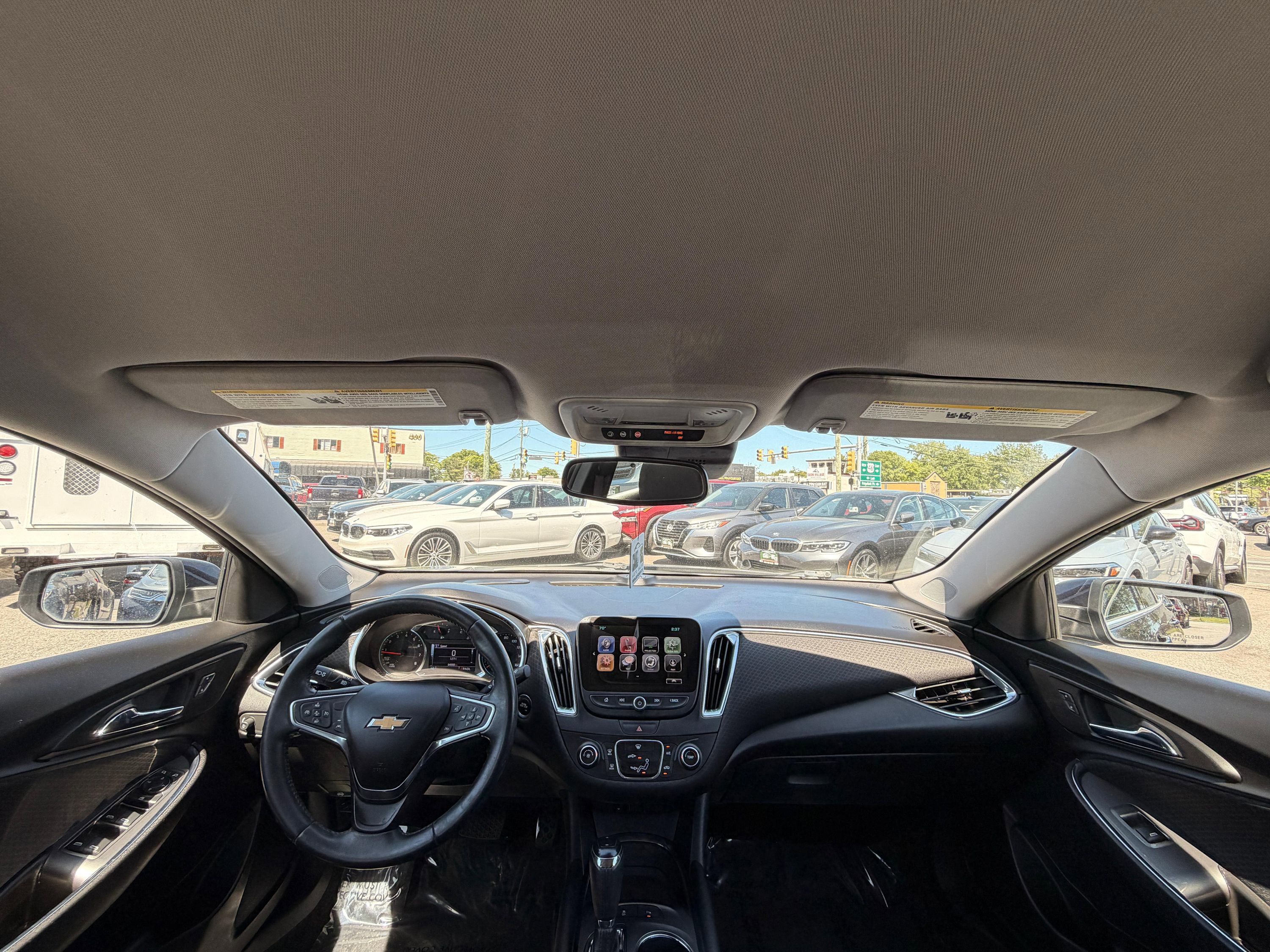 Used 2017 Chevrolet Malibu LT w/ Driver Confidence Package FWD image 32