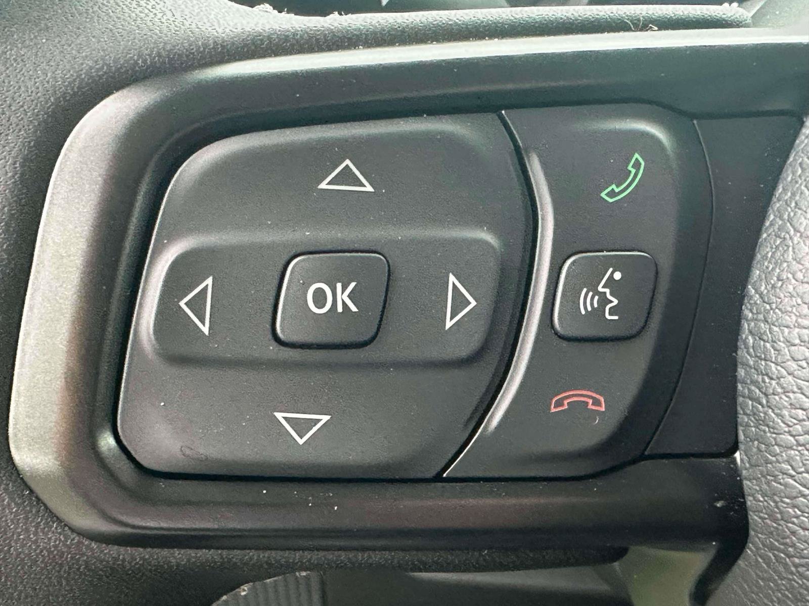 Used 2025 Jeep Wrangler Sport AWD/4WD image 15
