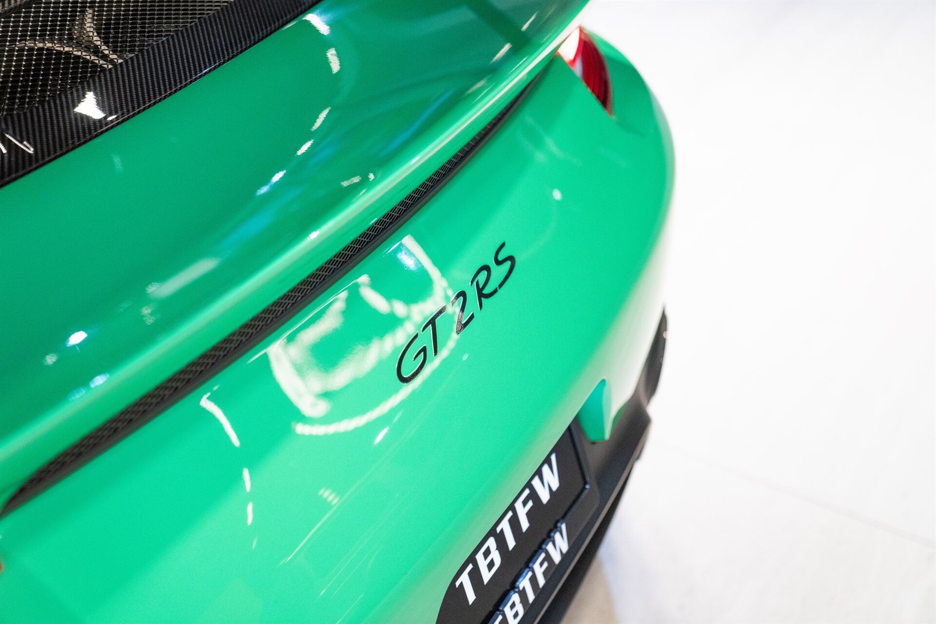 Used 2018 Porsche 911 GT2 RS RWD image 9