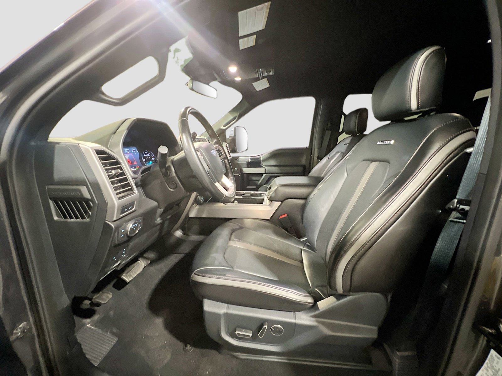 Used 2020 Ford F450 Platinum w/ FX4 Off-Road Package AWD/4WD image 15