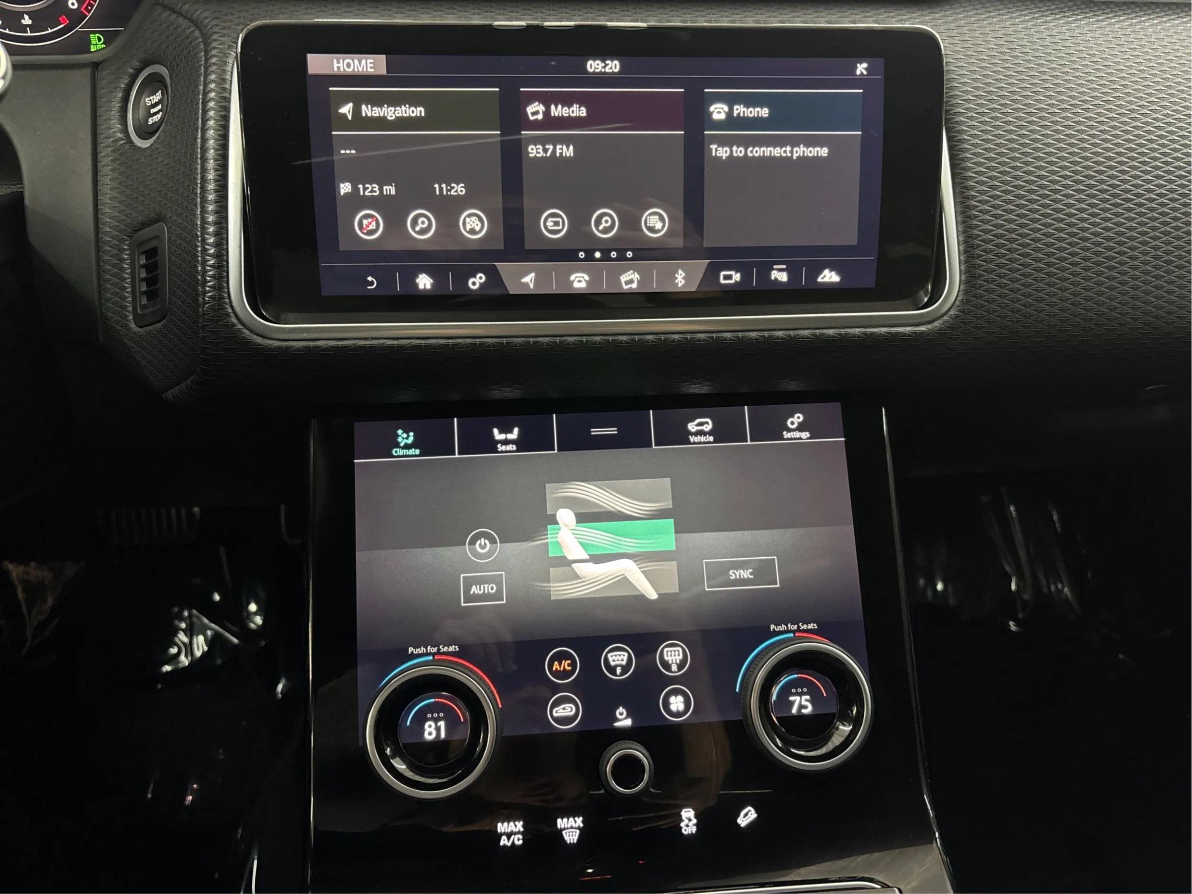 Used 2018 Land Rover Range Rover Velar R-Dynamic SE AWD/4WD image 19
