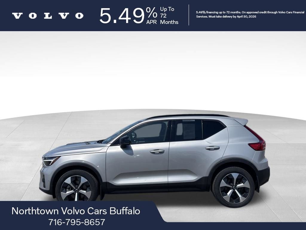 Used 2023 Volvo XC40 B5 Plus w/ Driver Assist Package AWD/4WD image 2