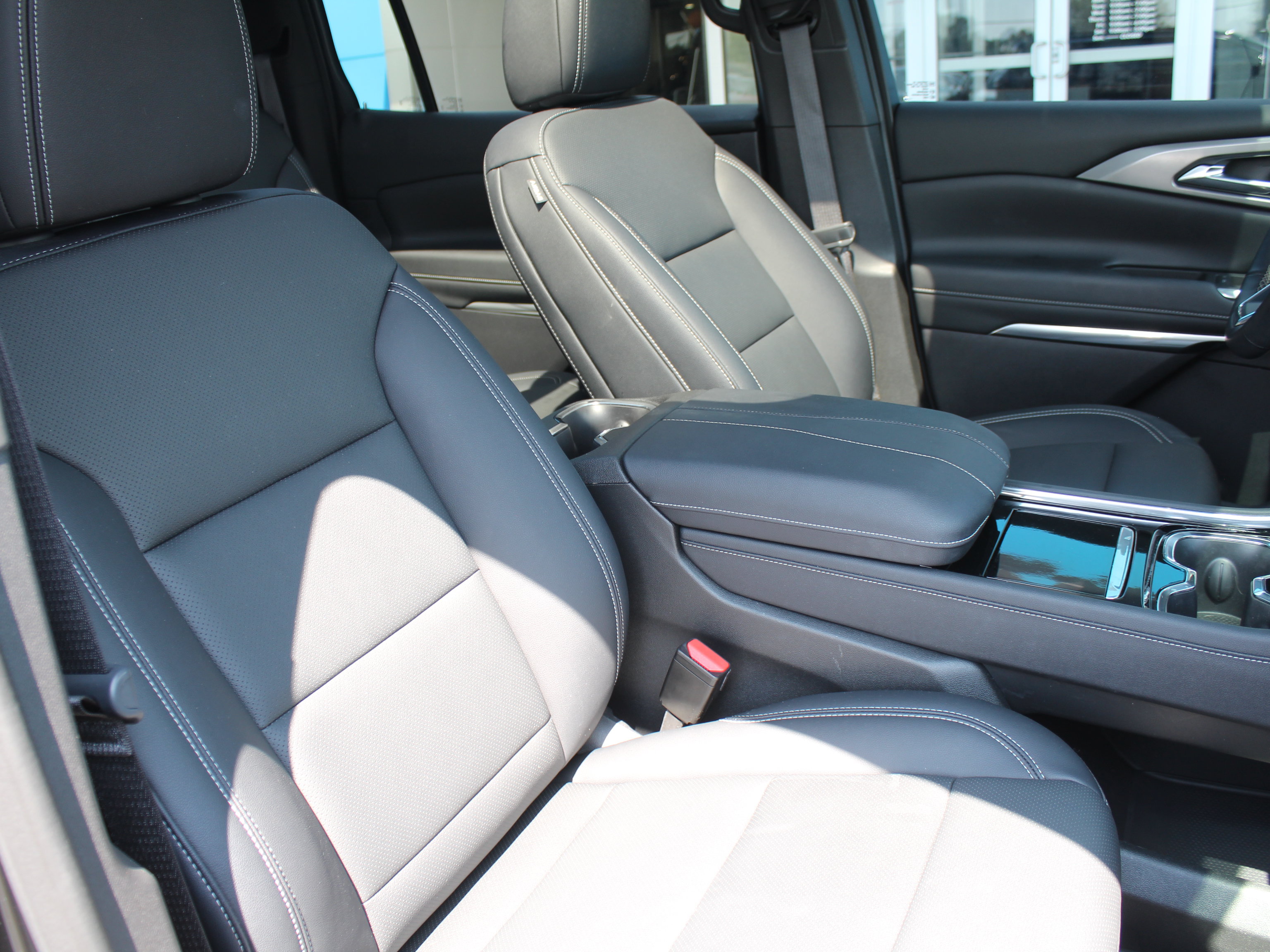 Certified 2024 Chevrolet Traverse LT w/ Enhanced Driving Package AWD/4WD image 32
