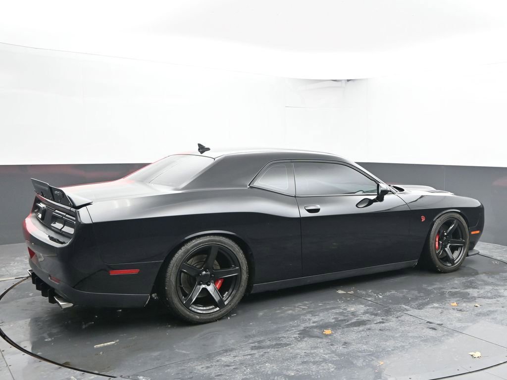 Used 2016 Dodge Challenger SRT Hellcat image 10