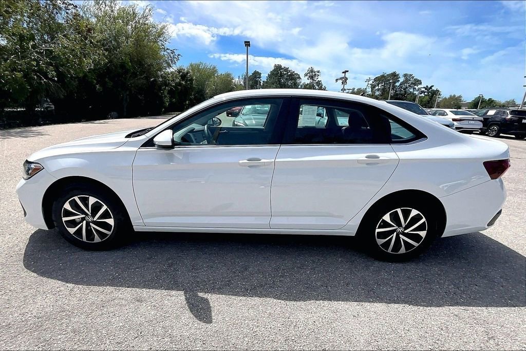 Certified 2024 Volkswagen Jetta S image 8