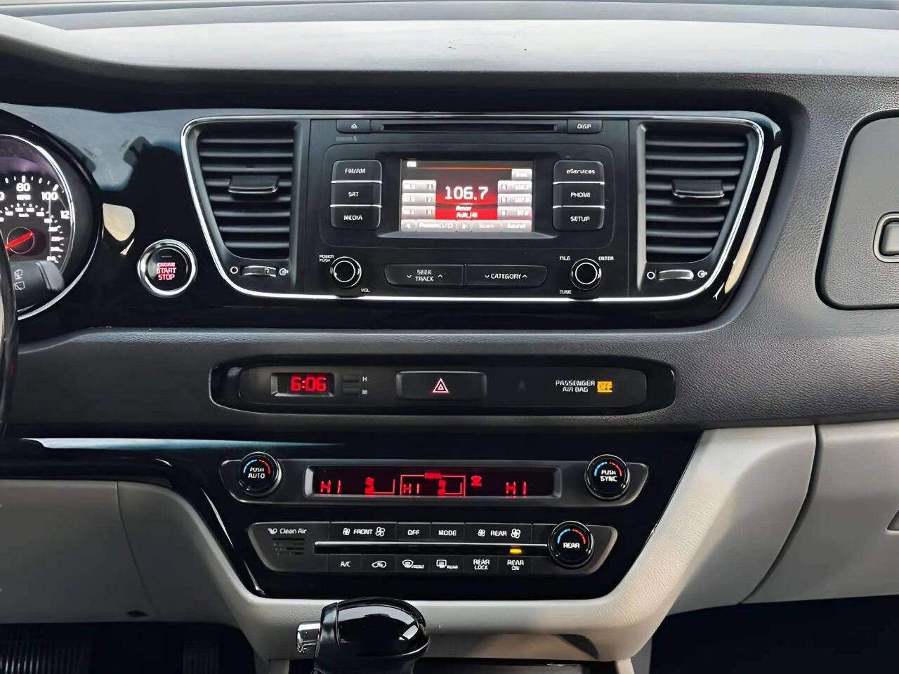 Used 2016 Kia Sedona EX image 23