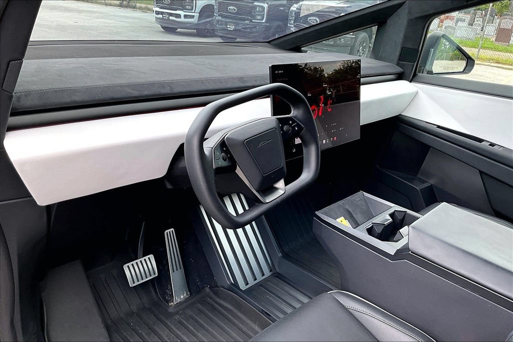 Used 2024 Tesla Cybertruck Cyberbeast AWD/4WD image 14