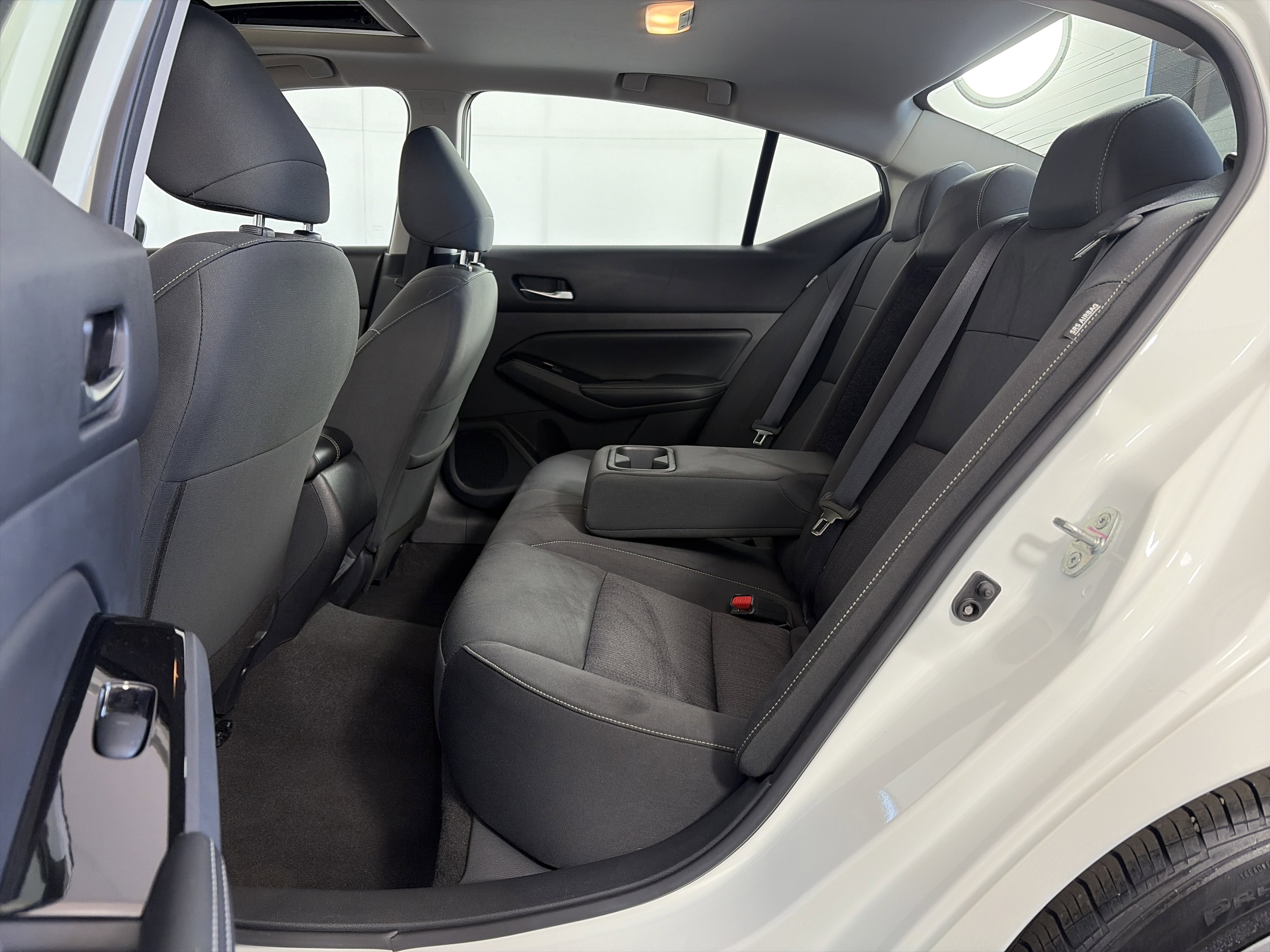 Used 2022 Nissan Altima 2.5 SV w/ SV Premium Package FWD image 7