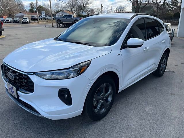 Used 2023 Ford Escape ST-Line Select image 2