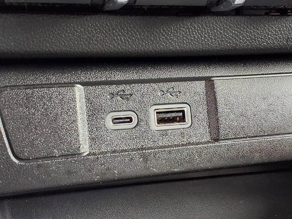 Used 2024 Chevrolet Colorado Z71 w/ Z71 Convenience Package 2 image 25