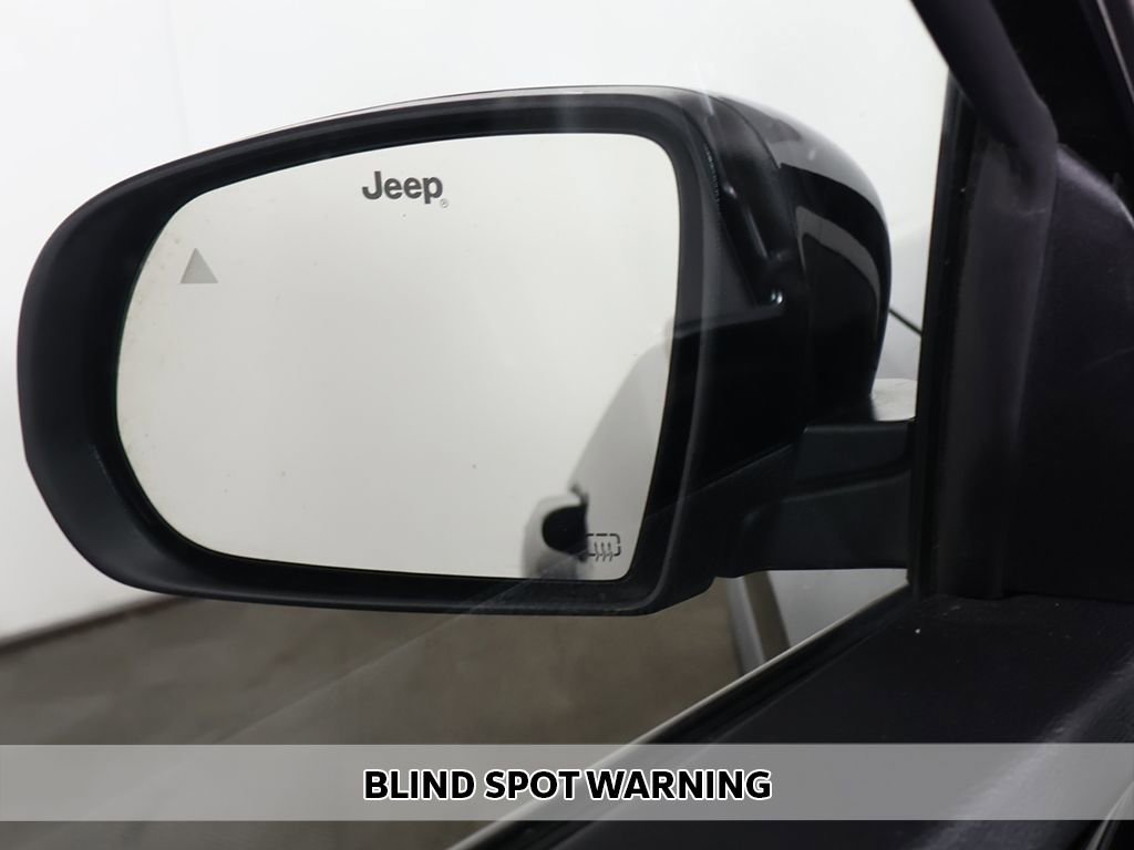 Used 2022 Jeep Compass Limited image 4