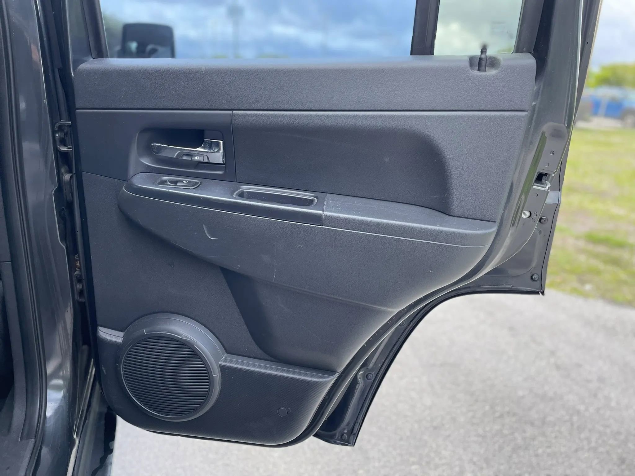 Used 2011 Jeep Liberty Sport image 32