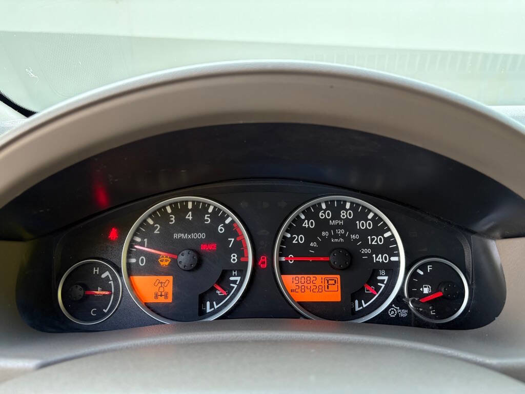 Used 2011 Nissan Pathfinder Silver w/ Protection Pkg image 13