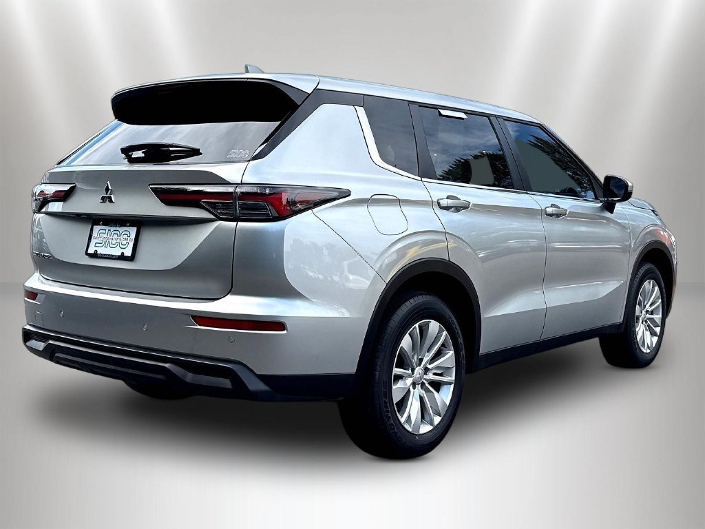 Used 2025 Mitsubishi Outlander ES AWD/4WD image 5