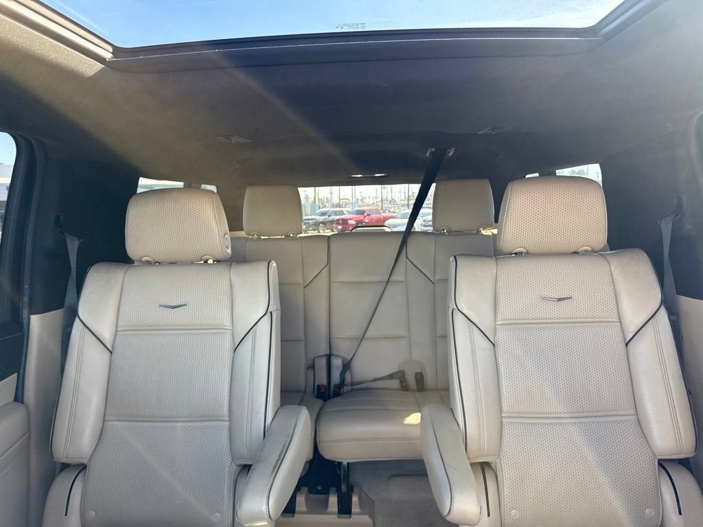 Certified 2023 Cadillac Escalade ESV Premium Luxury w/ Performance Package AWD/4WD image 25